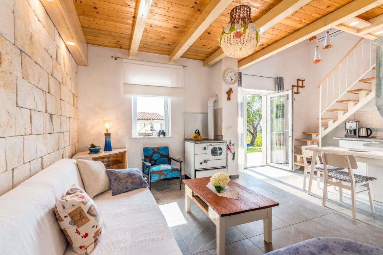 Holiday Home Frankica Linardići Eksteriør bilde