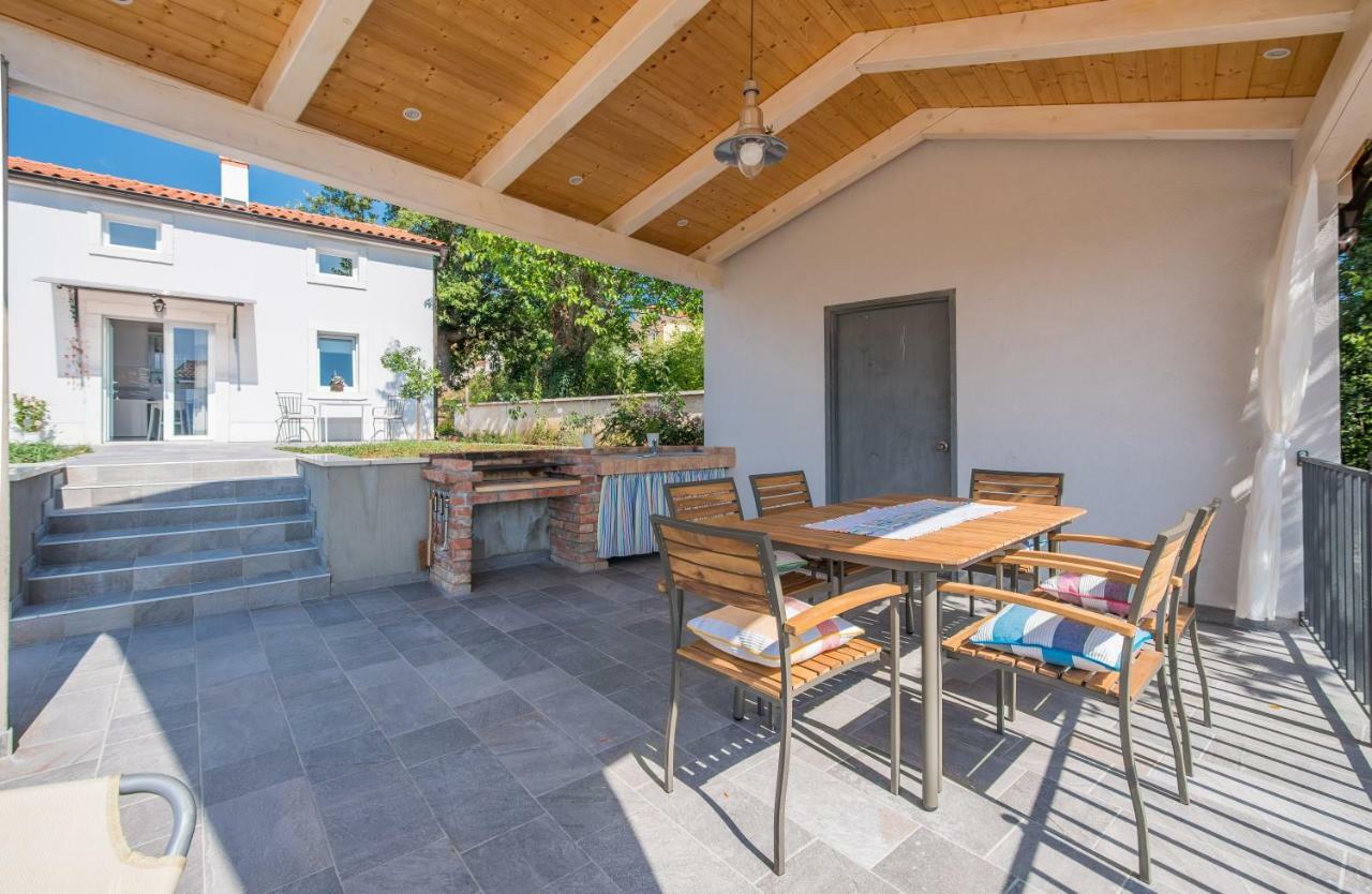 Holiday Home Frankica Linardići Eksteriør bilde
